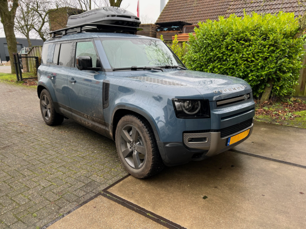 Land Rover Defender | N6 480 liter | Hoogglans zwart | Model Marlin