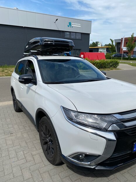 Mitsubishi Outlander | N21 630 liter | Hoogglans zwart | Model Koral