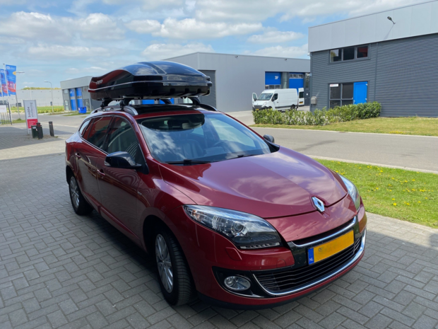 Renault Megane | N7 680 liter | Hoogglans zwart | Model Marlin