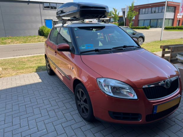 Skoda Fabia | N20 480 liter | Hoogglans zwart | Model Koral