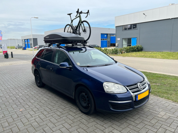 Volkswagen Golf ST | N18 430 liter | Pesio fietsendrager | Mat zwart | Model Crub