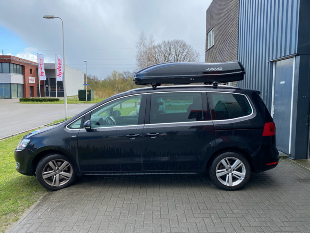 Volkswagen Sharan | N7 680 liter | Hoogglans zwart | Model Marlin