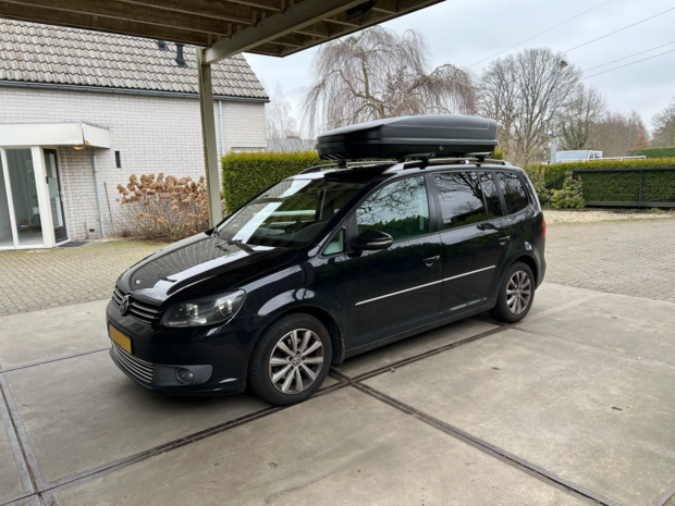 Volkswagen Touran | N21 630 liter | Mat zwart | Model Koral