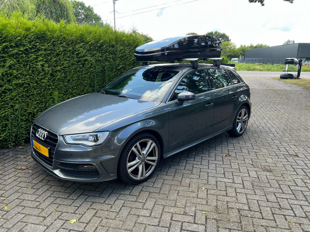Audi A3 Sportback | N25 480 liter | Hooglans zwart | Model Raya