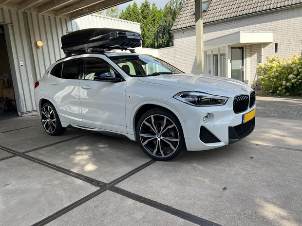 BMW X2 | N20 480 liter | Hoogglans zwart | Model Koral