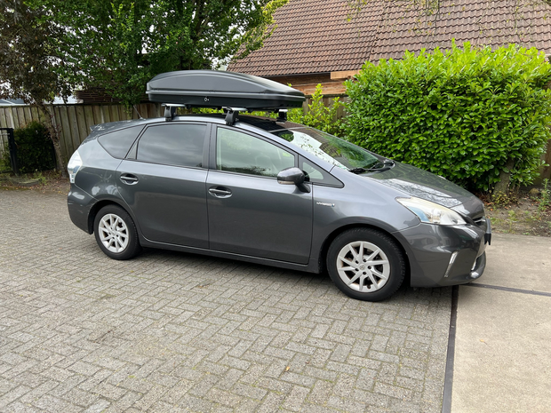 Toyota Prius + | N18 430 liter | Mat zwart | Model Crub