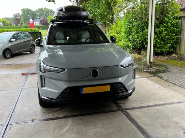 Volvo EX90 | N7 680 liter | Mat zwart | Model Marlin