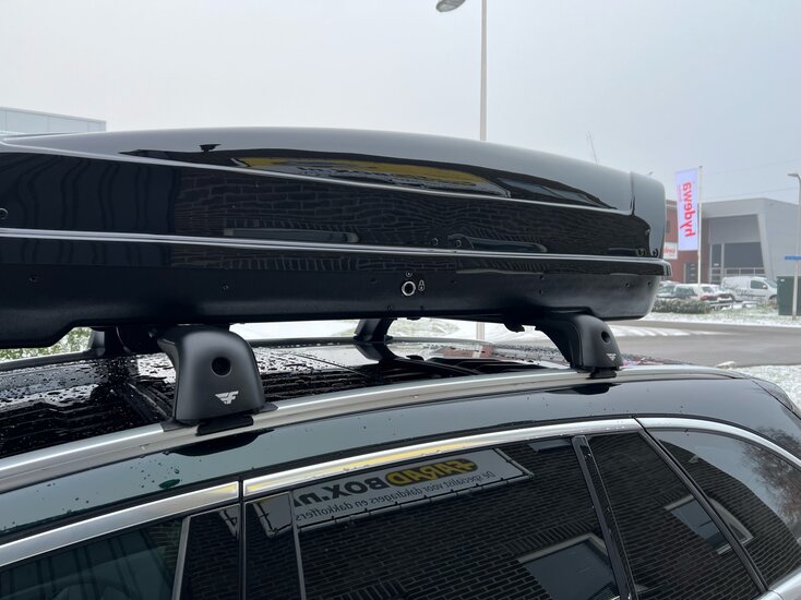 Mercedes C-klasse | N20 480 liter | Hoogglans zwart | Model Koral