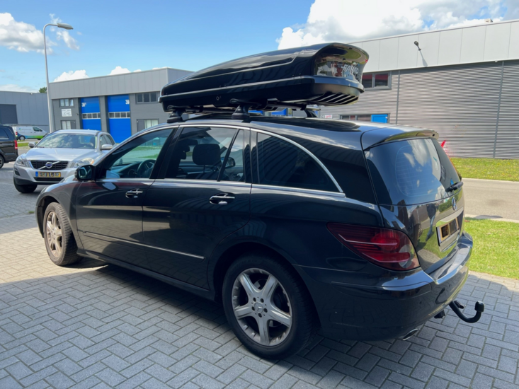 Mercedes R-klasse | N21 630 liter | Hoogglans zwart | Model Koral