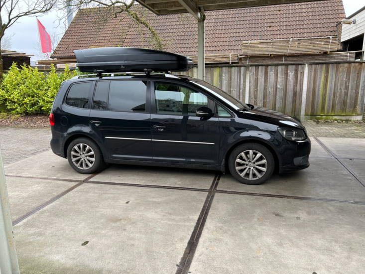 Volkswagen Touran | N21 630 liter | Mat zwart | Model Koral