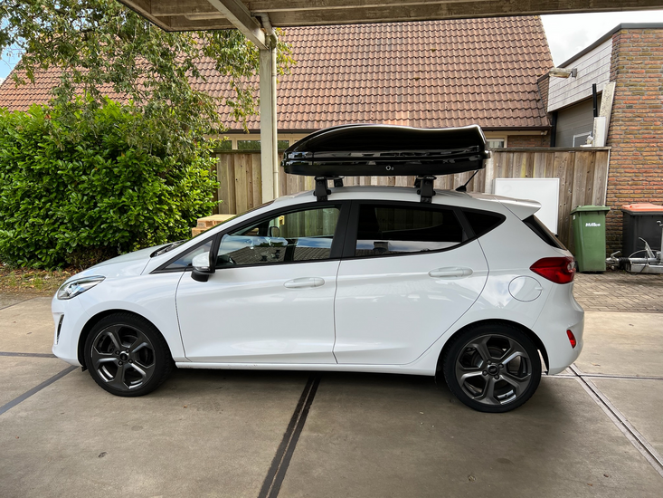Ford Fiesta | N8 400 liter | Hoogglans zwart | Model Marlin
