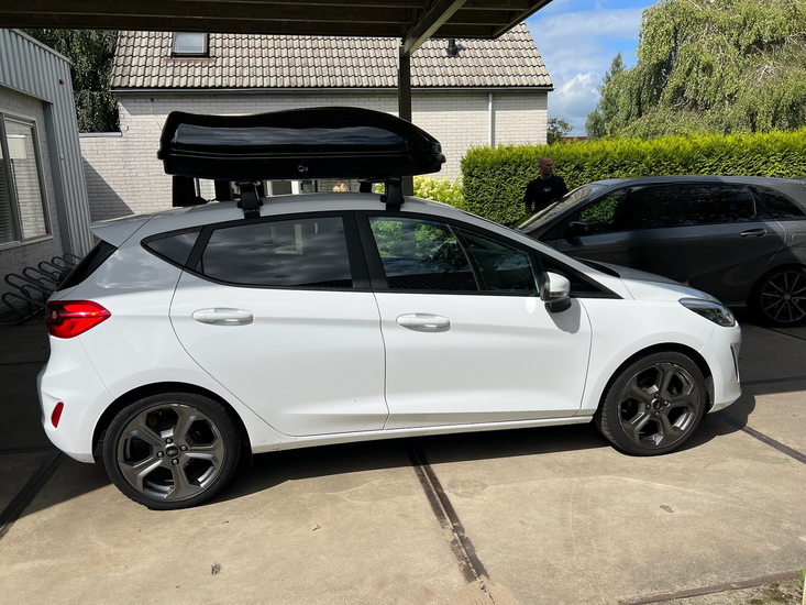 Ford Fiesta | N8 400 liter | Hoogglans zwart | Model Marlin
