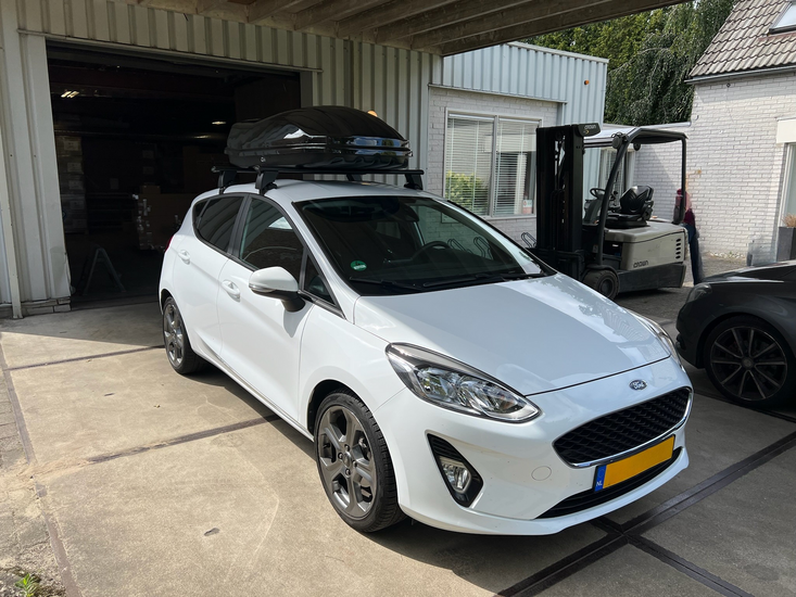 Ford Fiesta | N8 400 liter | Hoogglans zwart | Model Marlin
