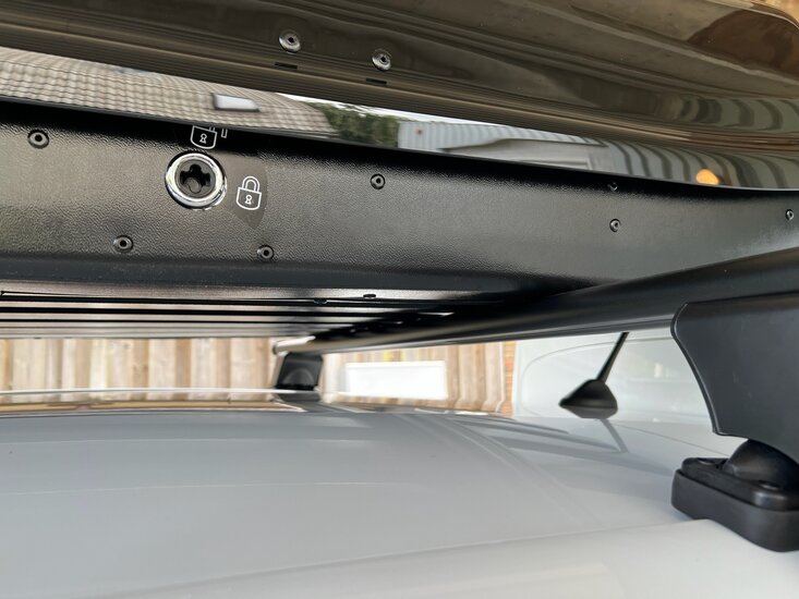 Ford Fiesta | N8 400 liter | Hoogglans zwart | Model Marlin