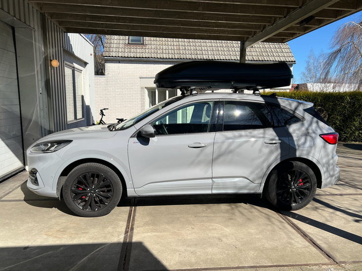 Ford Kuga | N7 680 liter | Mat zwart | Model Marlin