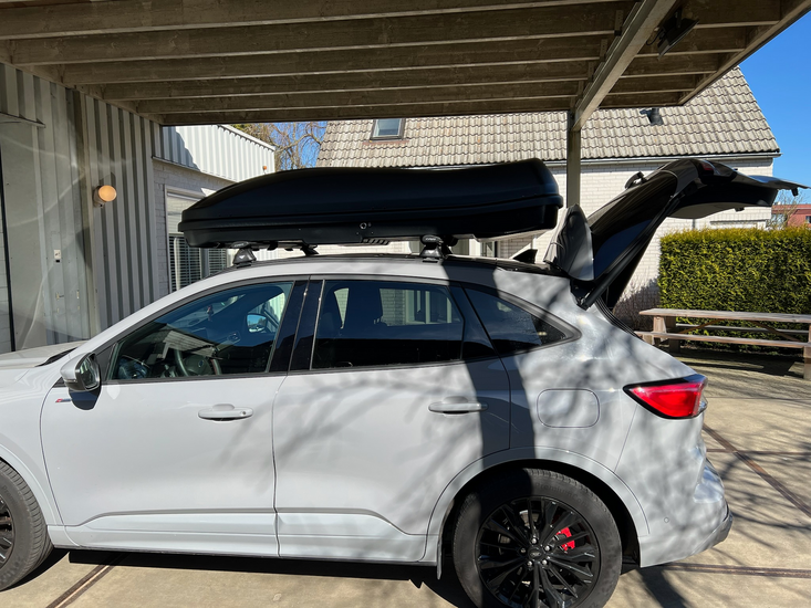 Ford Kuga | N7 680 liter | Mat zwart | Model Marlin