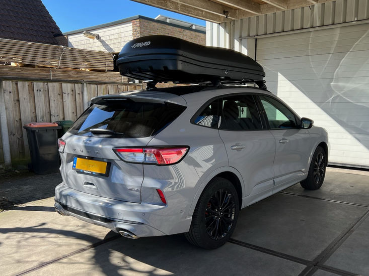 Ford Kuga | N7 680 liter | Mat zwart | Model Marlin