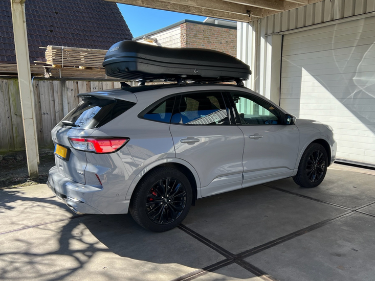 Ford Kuga | N7 680 liter | Mat zwart | Model Marlin