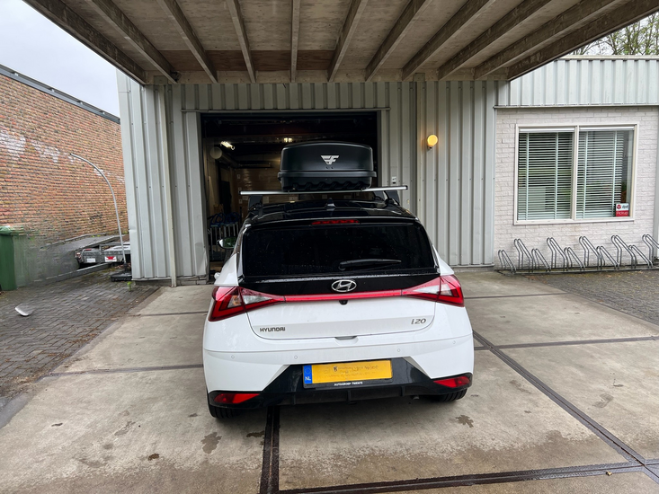 Hyundai i20 | N22 340 liter | Mat zwart | Model Dory
