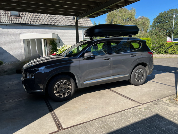 Hyundai SantaFe | N7 680 liter | Mat zwart | Model Marlin