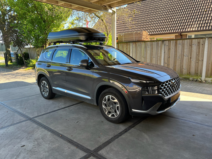 Hyundai SantaFe | N7 680 liter | Mat zwart | Model Marlin