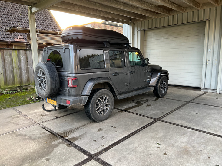 Jeep Wrangler | N7 680 liter | Mat zwart | Model Marlin