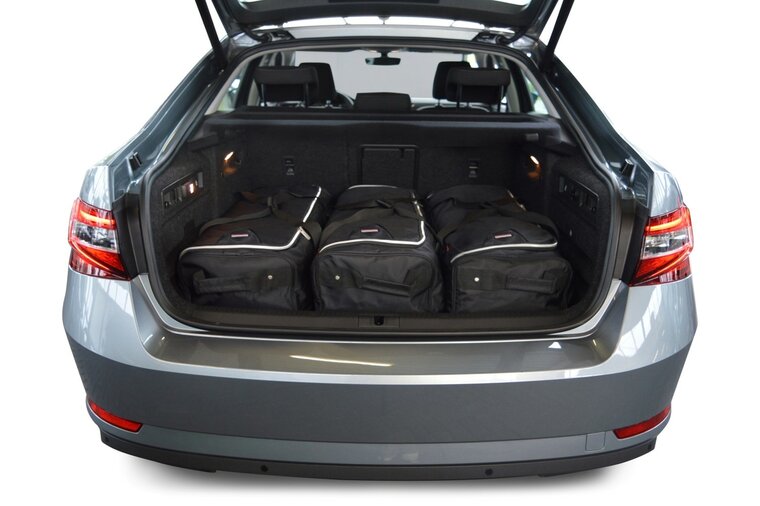 Reistassenset geschikt voor Skoda Superb III (3V) 2015-2024 5-deurs hatchback Original