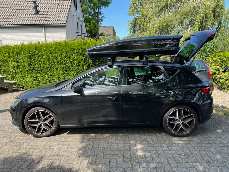 Seat Leon ST | N21 630 liter | Hoogglans zwart | Model Koral