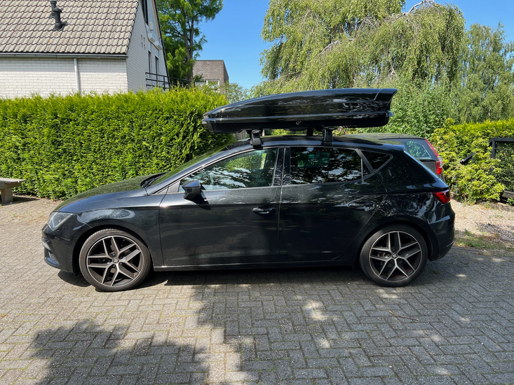 Seat Leon ST | N21 630 liter | Hoogglans zwart | Model Koral