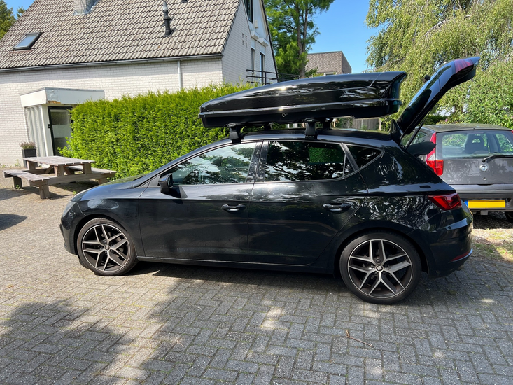 Seat Leon ST | N21 630 liter | Hoogglans zwart | Model Koral