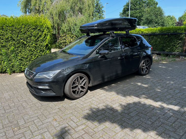 Seat Leon ST | N21 630 liter | Hoogglans zwart | Model Koral