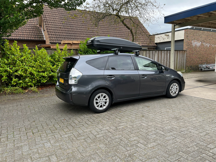 Toyota Prius + | N18 430 liter | Mat zwart | Model Crub