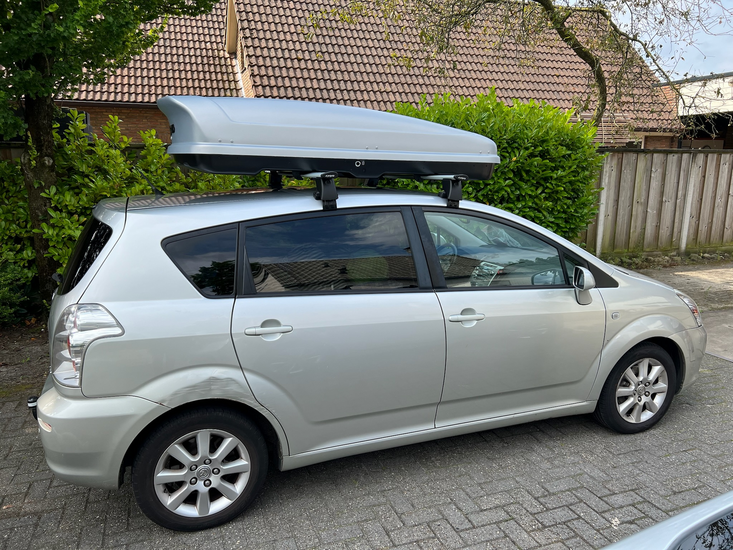Toyota Verso | N21 630 liter | Grijs | Model Koral