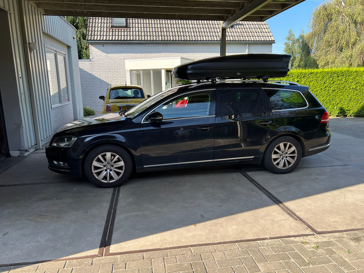 Volkswagen Passat | N21 630 liter | Mat zwart | Model Koral