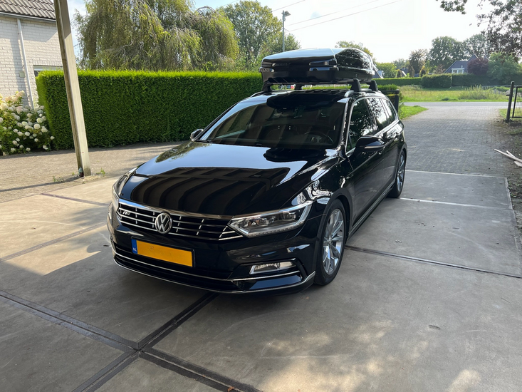 Volkswagen Passat | N21 630 liter | Hoogglans zwart | Model Koral