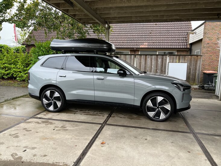 Volvo EX90 | N7 680 liter | Mat zwart | Model Marlin