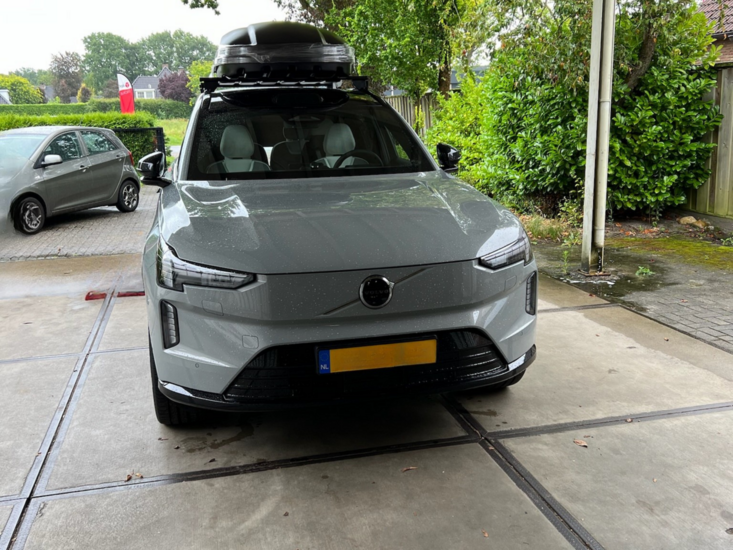 Volvo EX90 | N7 680 liter | Mat zwart | Model Marlin