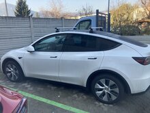 Dakdragerset voor de Tesla model 3 (afgebeeld is de aluminium)